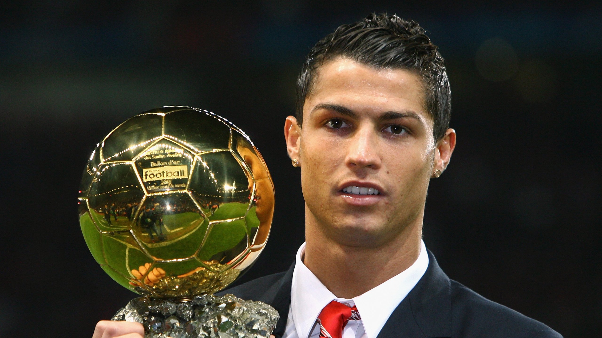 体育新闻中心发布国家队装备采购与使用规范文件，足球队装备采购方案