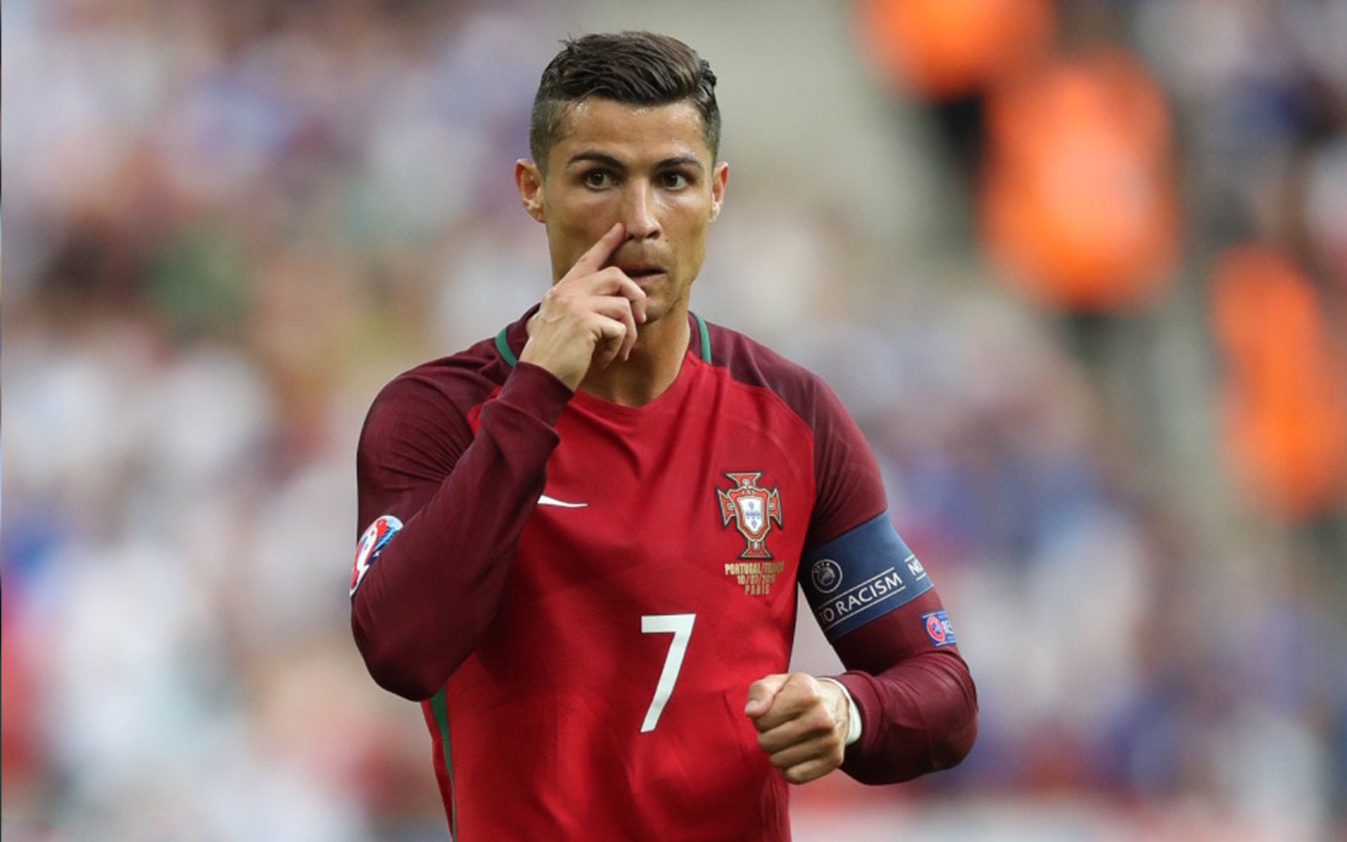 乐鱼电竞· (中国)官方网站-库里街头篮球赛展现娱乐与实力并存，库里街拍