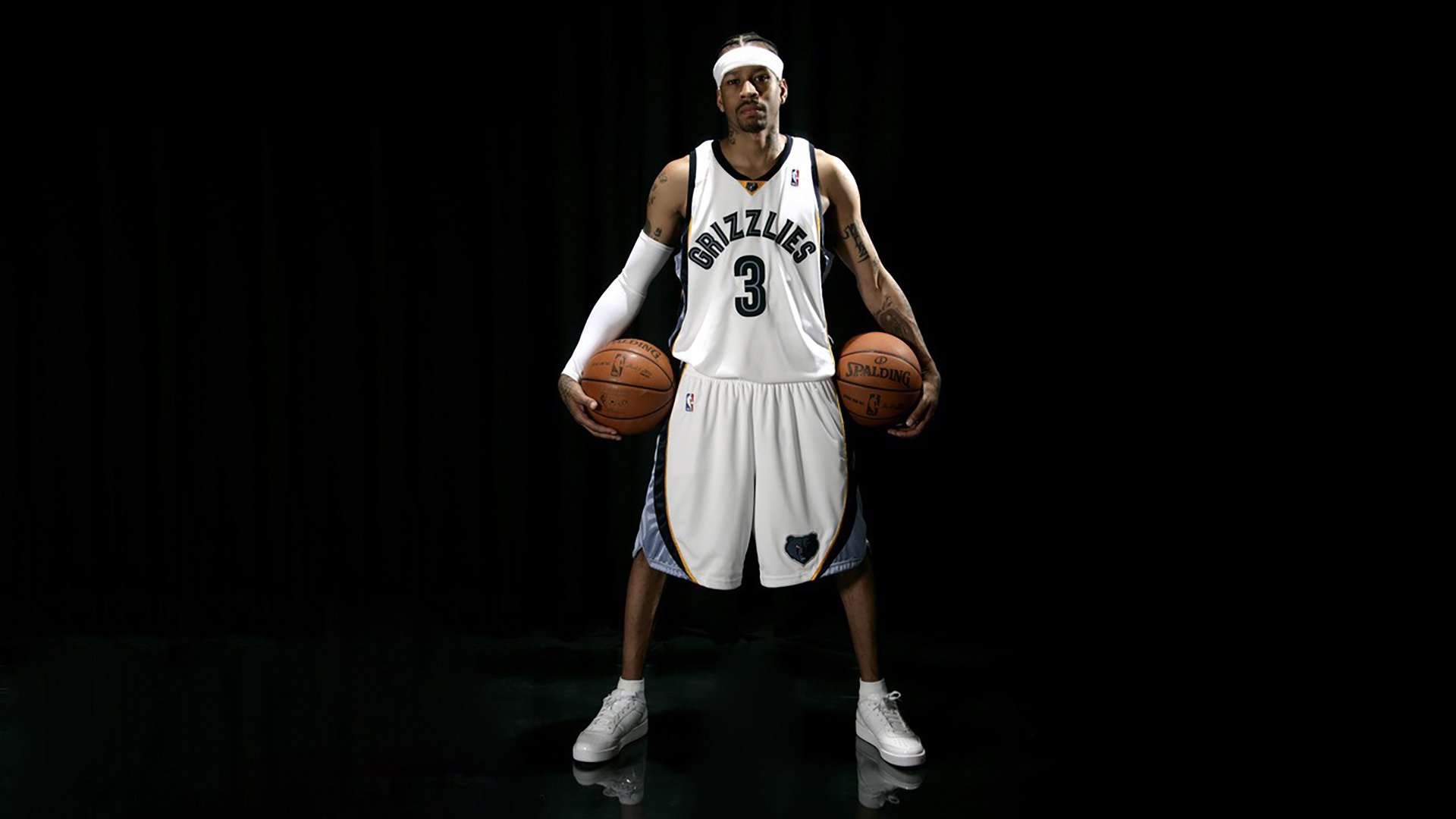 【明星亮相】明星球员复出赛场表现抢眼，明星球队