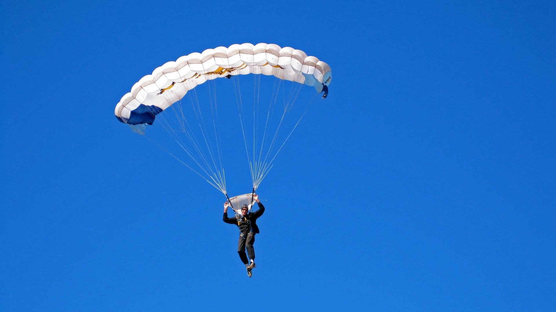 下载乐鱼体育APP-逆转“神话之夜”：那些激动人心的最震撼比赛瞬间，神话逆转结局怎么调属性